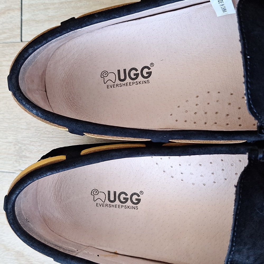 UGG Moccasin Women's Black Suede Slip On Shoese Size 35 - Picture 6 of 12